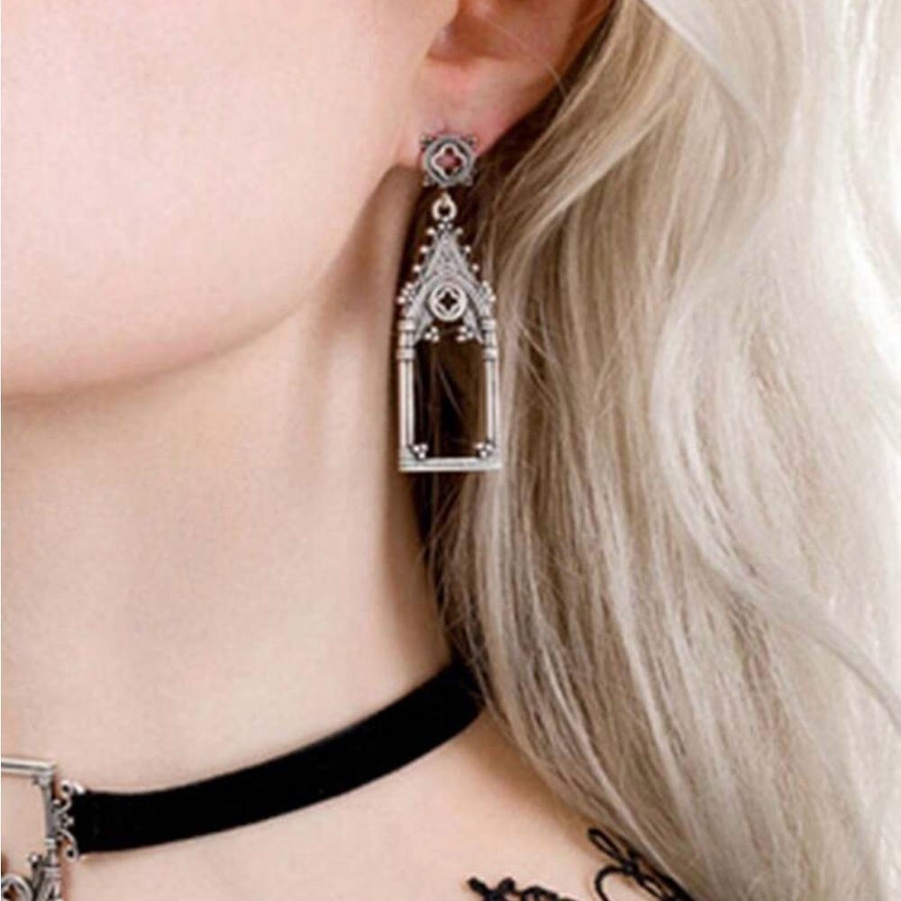 Gothic Church Steeple Earrings Antique Silver Tone, Engraved details, Elegant - Picture 3 of 5